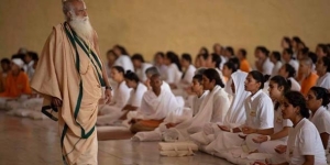 SADHGURU: Ο «ΦΩΤΙΣΜΕΝΟΣ» ΜΥΣΤΗΣ